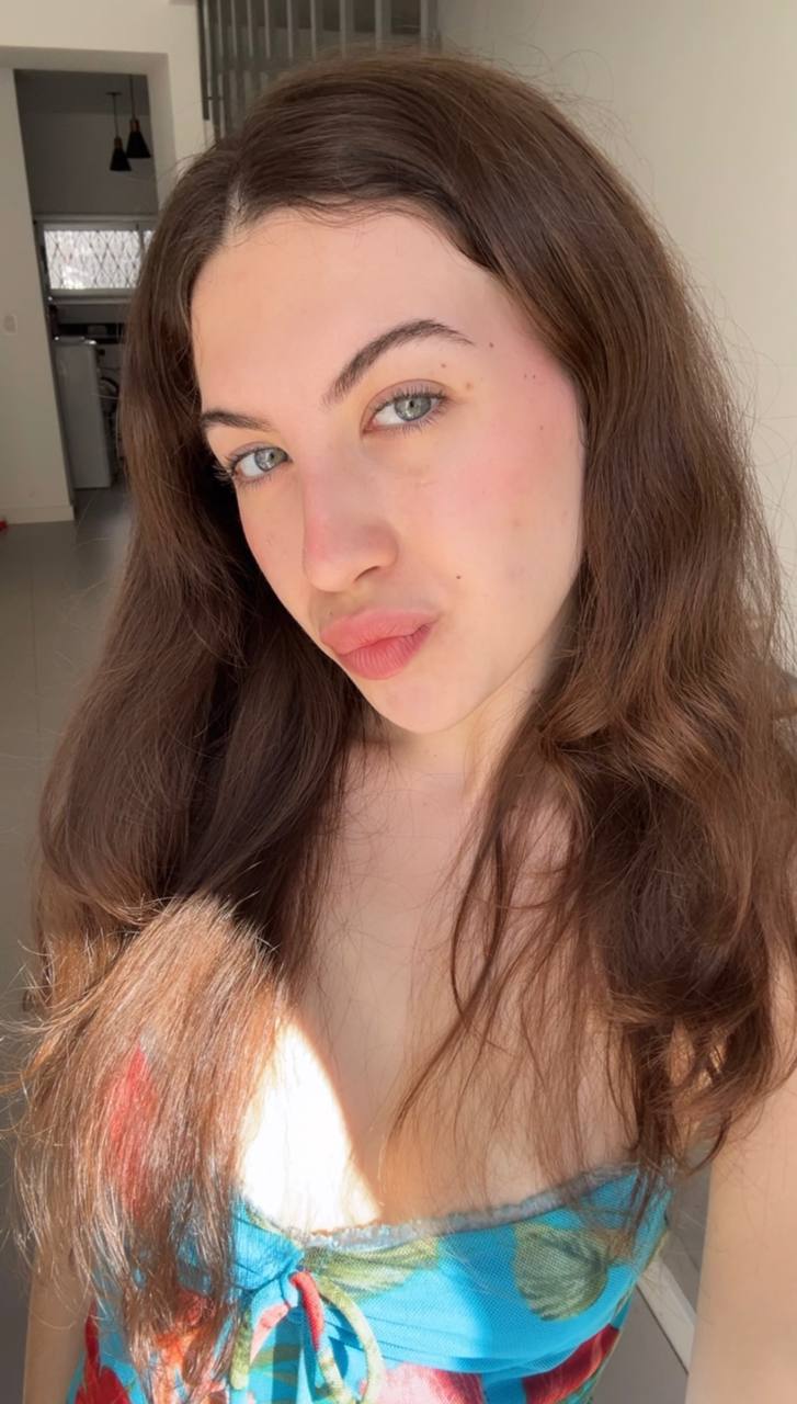 Nude girl Amber in Muscat