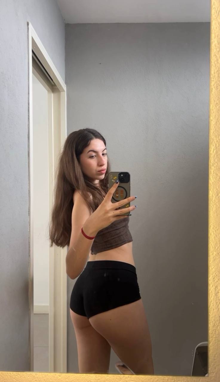 Amber in her underwear in Muscat