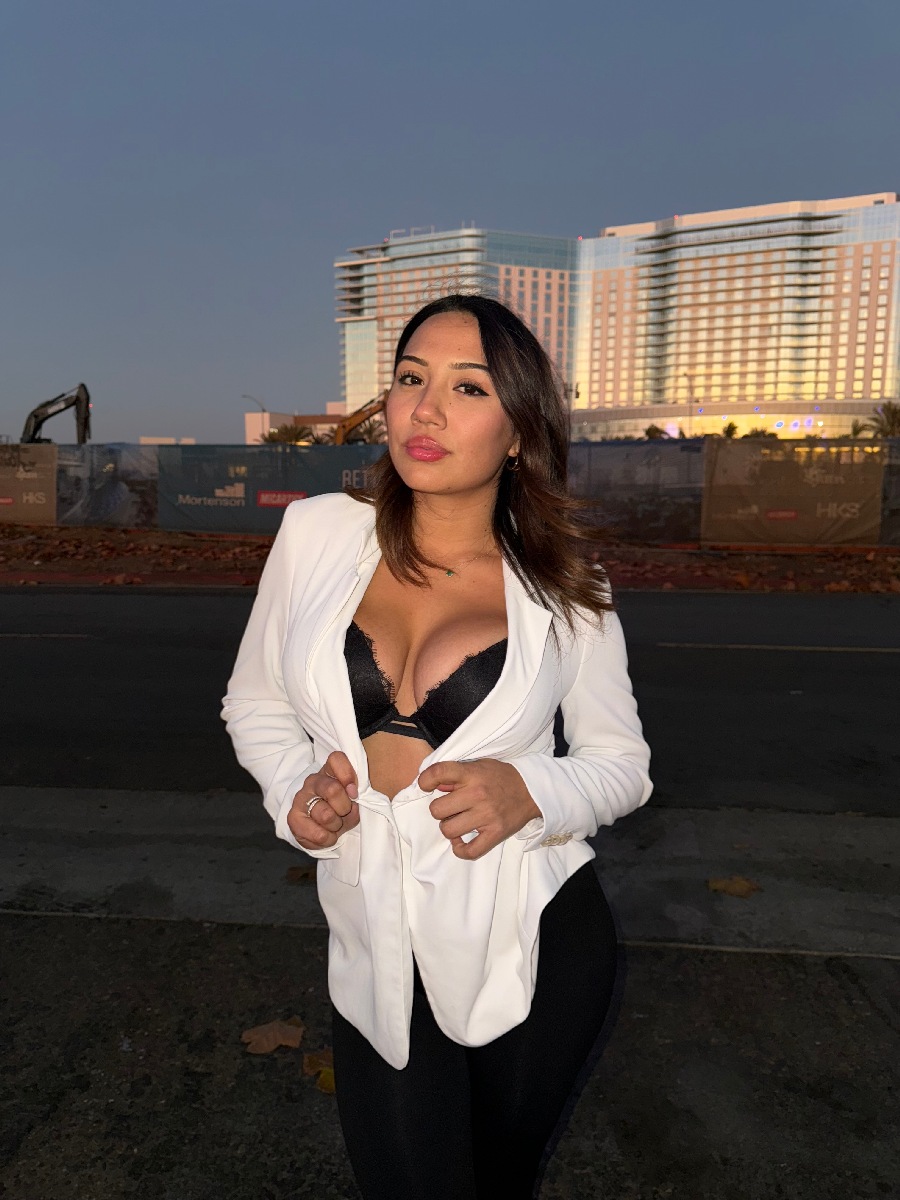 Take a pause and enjoy Ali Cruz — streaming from Muscat