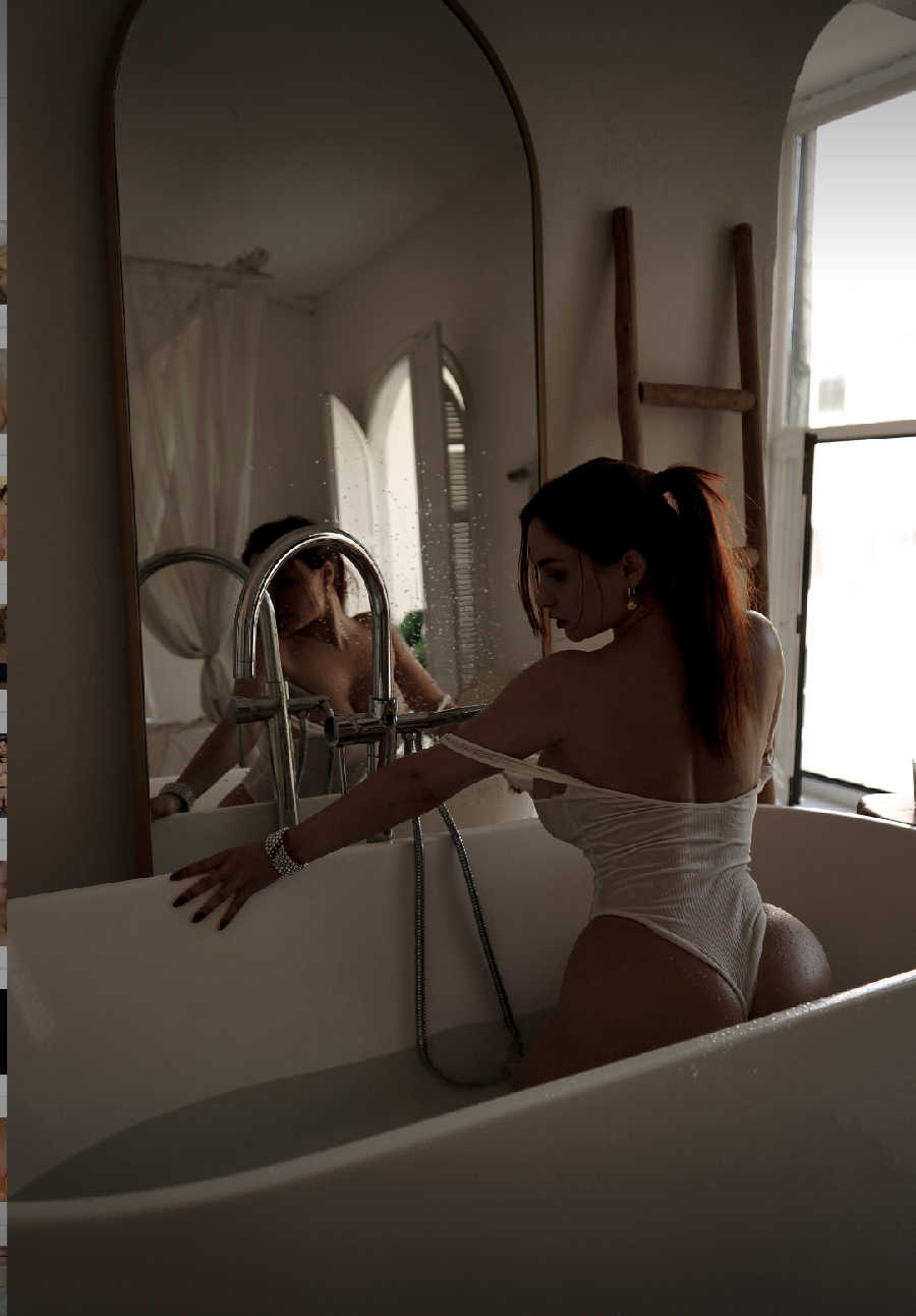 A playful frame from Miranda Faith nude — online in Muscat