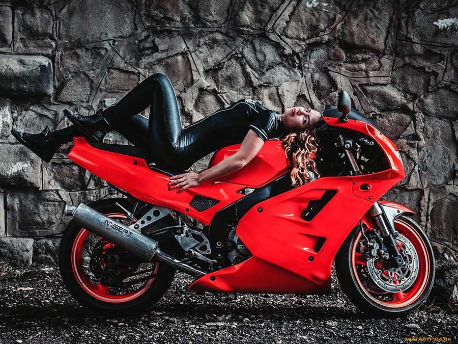 Beautiful girl Beautiful girls and motorcycles in Muscat