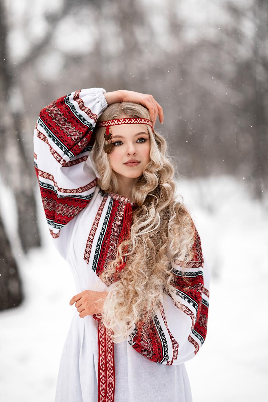 Slavic girls’s look of the day — catch her live in Muscat