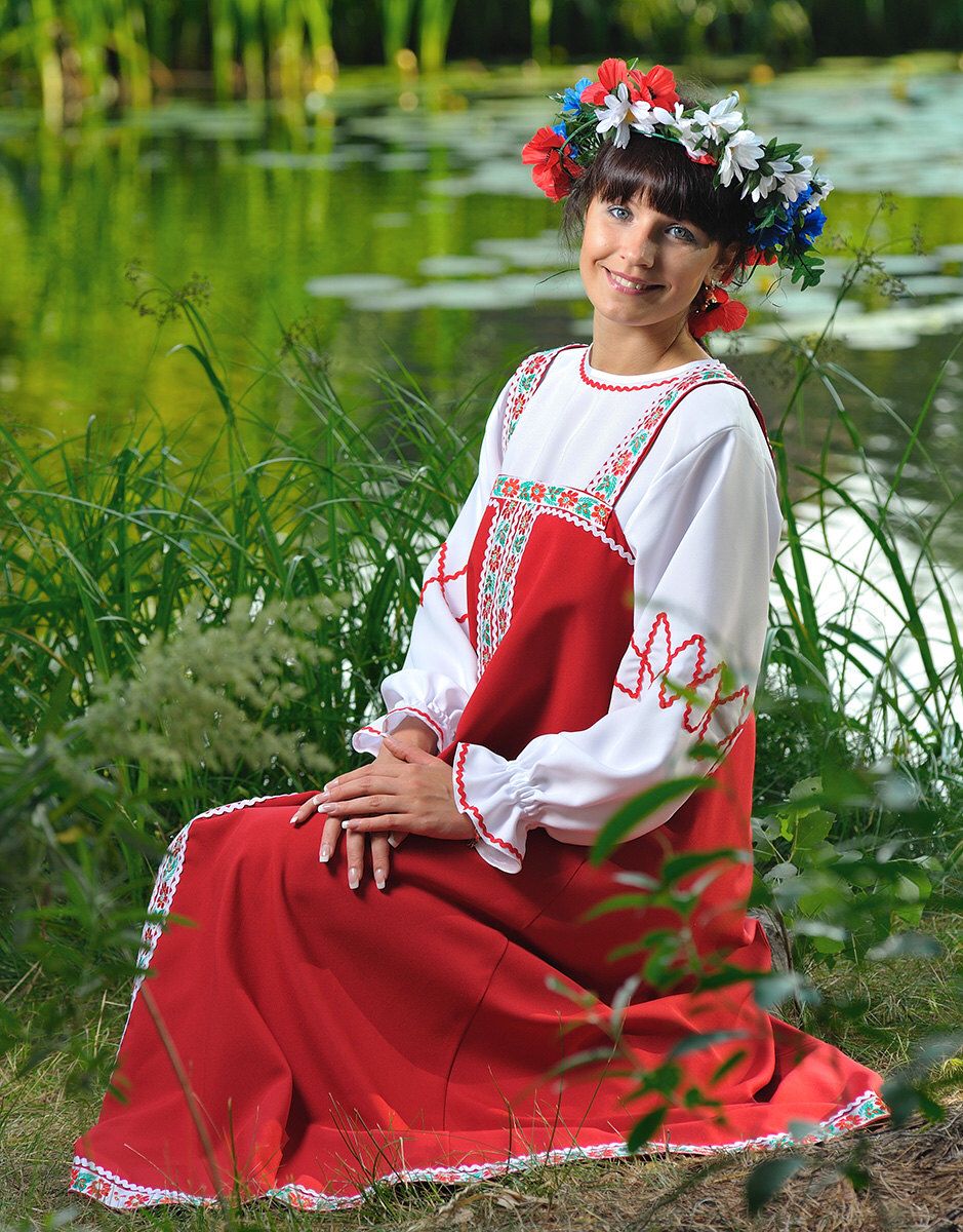 Beautiful girl Girls in Slavic costumes in Muscat