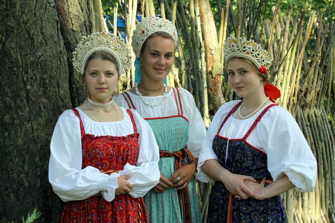 Sexy model Girls in Slavic costumes in Muscat